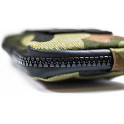 Essentials case Muc-Off 2